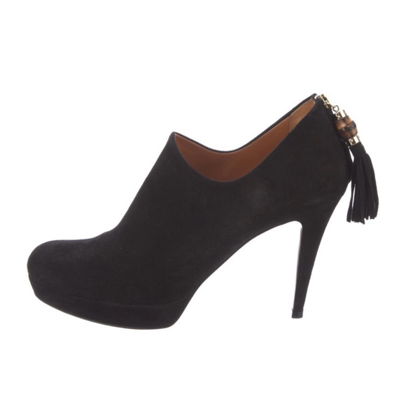 Authentic Gucci suede tassel accent boots, size 40.5, runs a half size small - Picture 5 of 5
